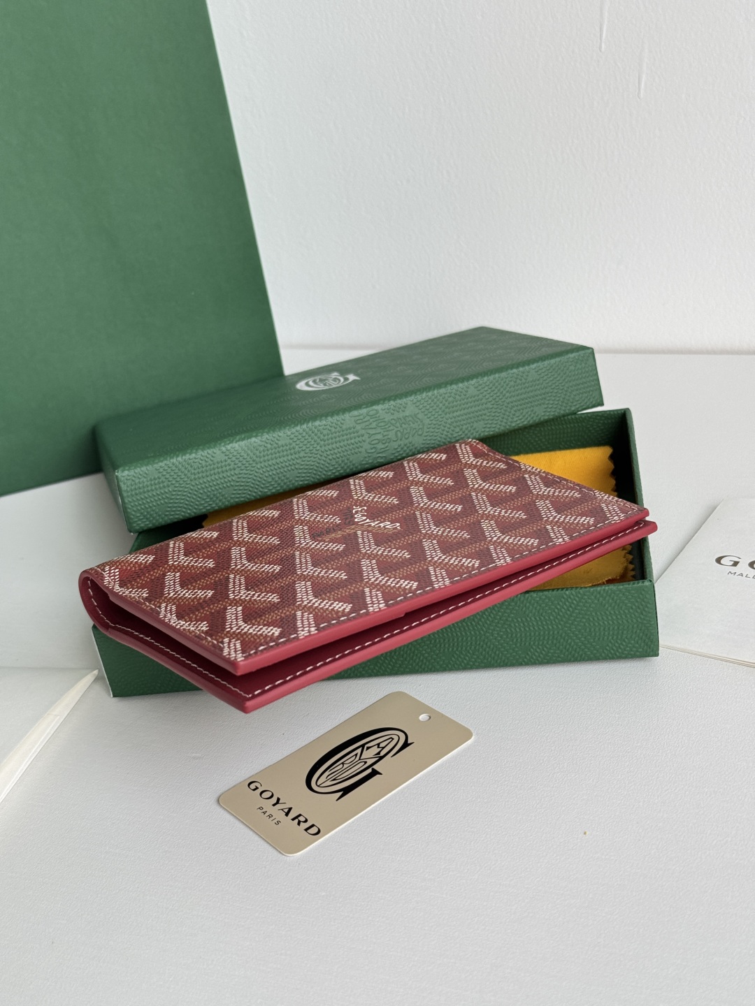 Goyard Classic Passport Holder Wallet Card Case Travel Accessory, Bordeaux 4 cmp i1746445839776 2006 0 3