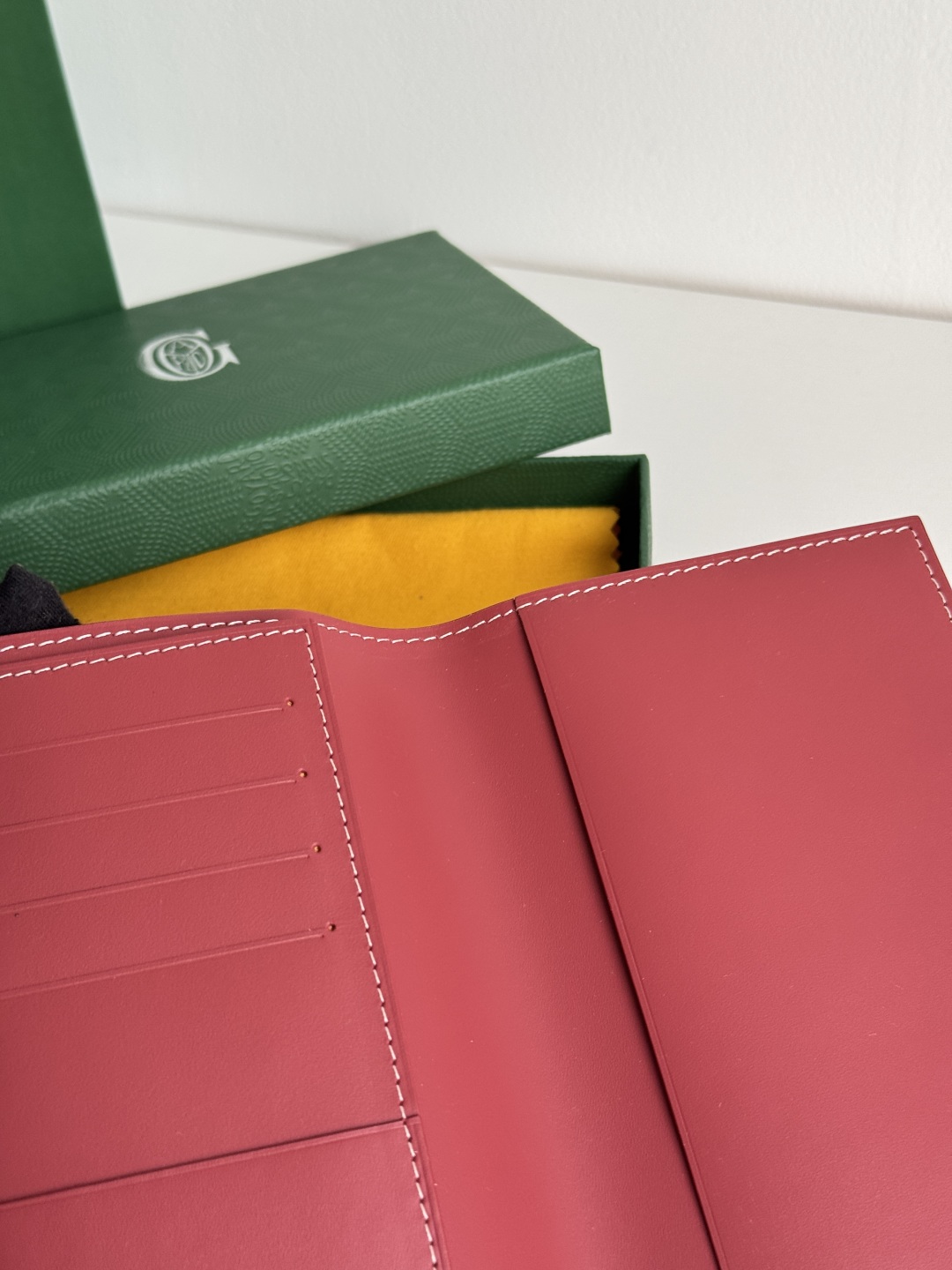 Goyard Classic Passport Holder Wallet Card Case Travel Accessory, Bordeaux 8 cmp i1746445842636 6737 0 7