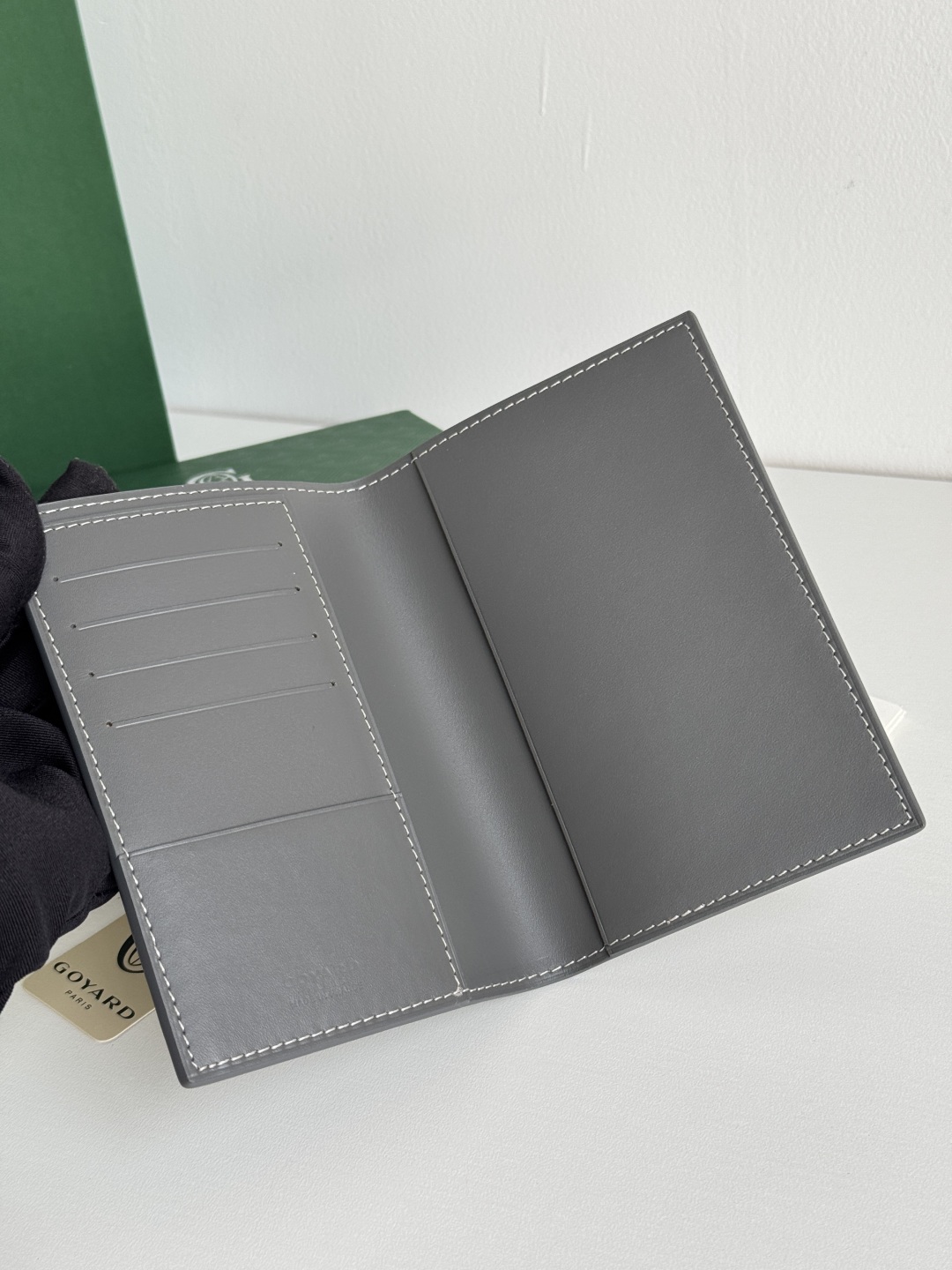 Goyard Classic Passport Holder Wallet Card Holder - Travel Essential 8 cmp i1746445861177 2209 0 6