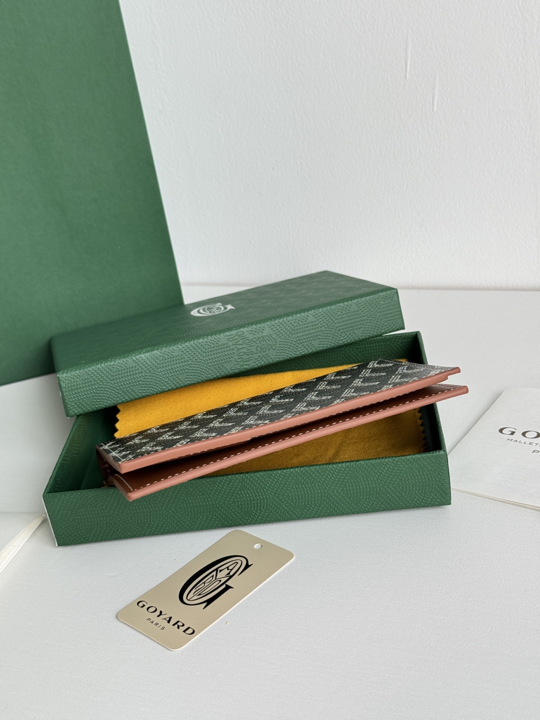 Goyard Classic Passport Holder Wallet Card Case - Travel Essential Organizer 5 cmp i1746445905836 4426 0 3