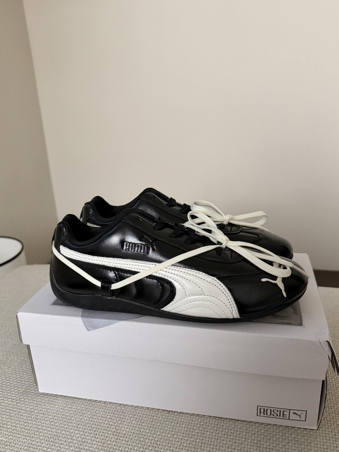 NO:725945,Black details. Size35.5 36 37 37.5 38 38.5 39 40 40.5 41 42 42.5 43 44 (couple size), casual shoes/sports shoes, sneakers19860909黑色细节. Size35.5 36 37 37.5 38 38.5 39 40 40.5 41 42 42.5 43 44（情侣码）,休闲鞋/运动鞋,sneakers,Women's Shoes