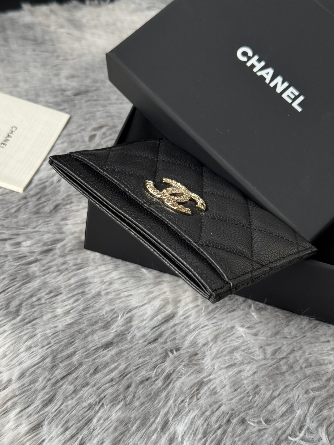 🆕型号ap-3048 CHANEL 22k浮雕lgo大双C五金，官网最新🆕卡包 鱼子酱中球纹牛皮防刮花，