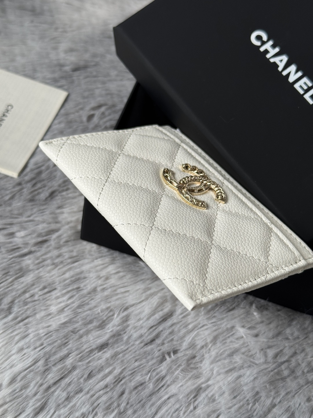 🆕型号ap-3048 CHANEL 22k浮雕lgo大双C五金，官网最新🆕卡包 鱼子酱中球纹牛皮防刮花，