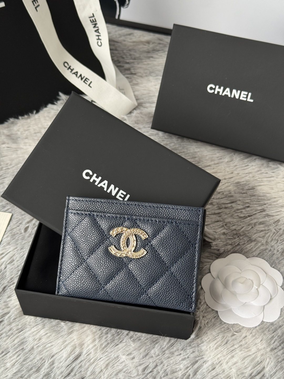 🆕型号ap-3048 CHANEL 22k浮雕lgo大双C五金，官网最新🆕卡包 鱼子酱中球纹牛皮防刮花，