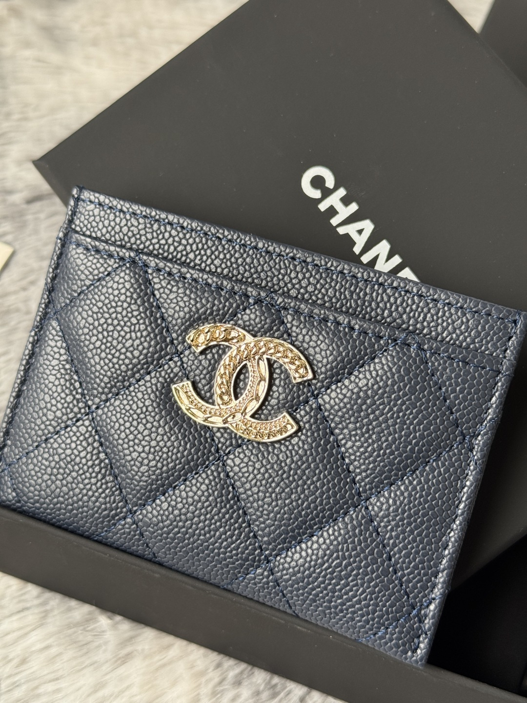 🆕型号ap-3048 CHANEL 22k浮雕lgo大双C五金，官网最新🆕卡包 鱼子酱中球纹牛皮防刮花，