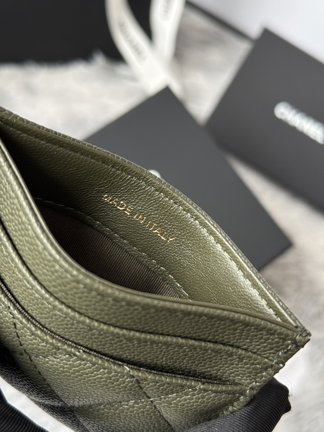 🆕型号ap-3048 CHANEL 22k浮雕lgo大双C五金，官网最新🆕卡包 鱼子酱中球纹牛皮防刮花，