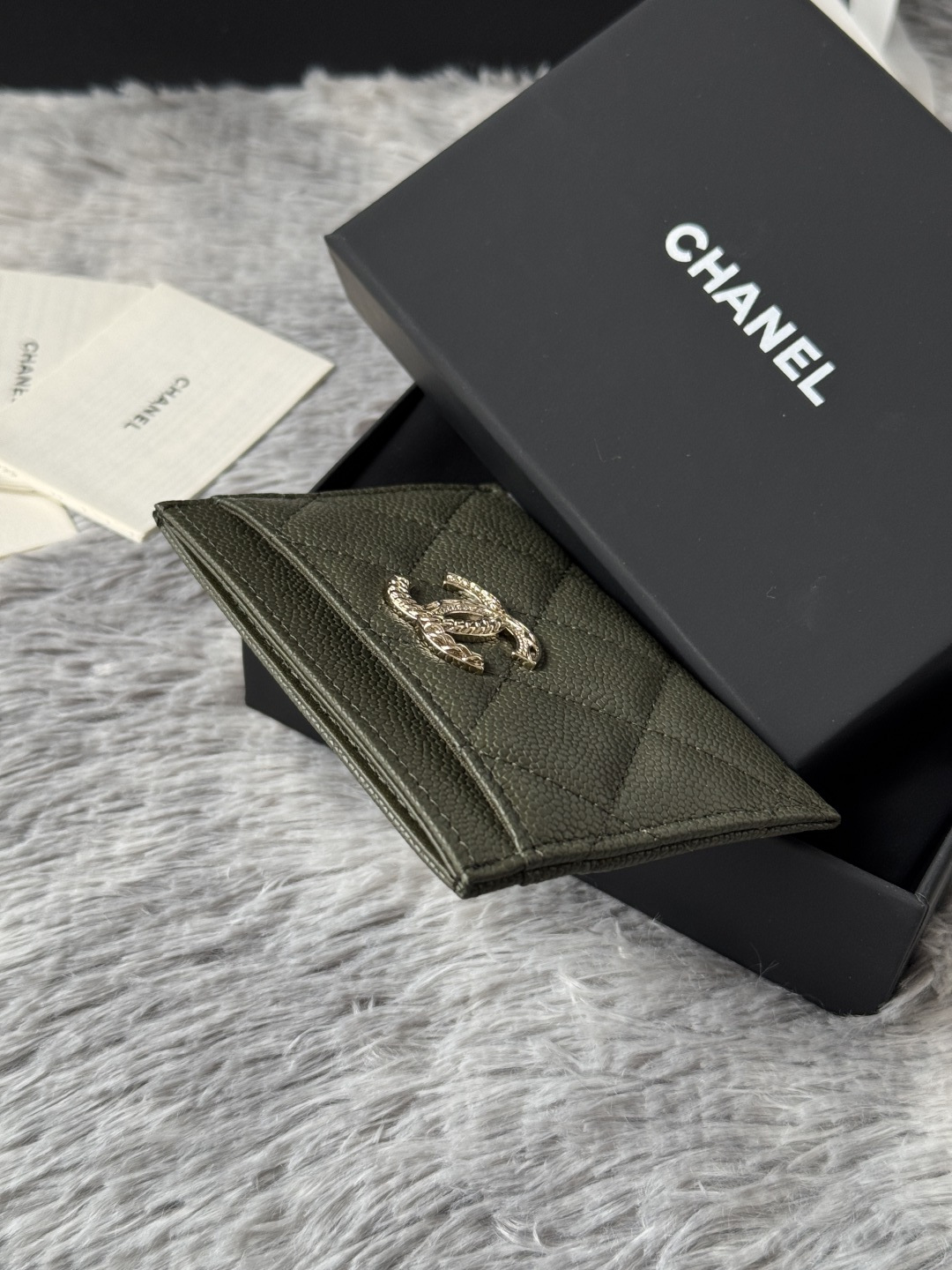 🆕型号ap-3048 CHANEL 22k浮雕lgo大双C五金，官网最新🆕卡包 鱼子酱中球纹牛皮防刮花，