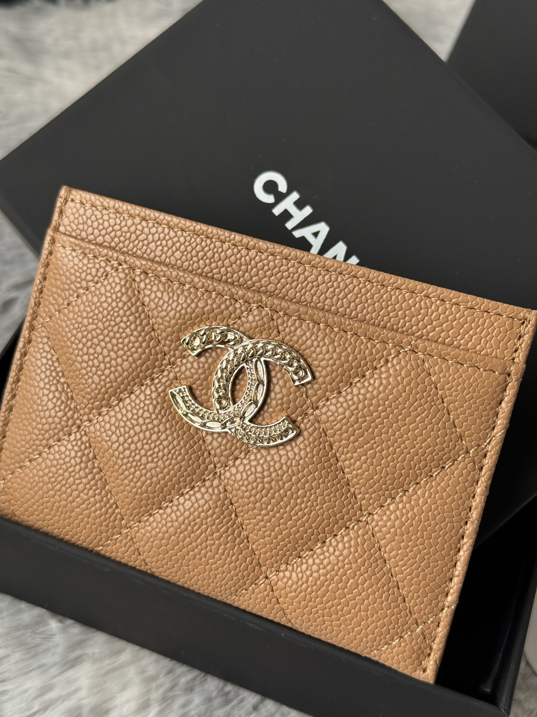 🆕型号ap-3048 CHANEL 22k浮雕lgo大双C五金，官网最新🆕卡包 鱼子酱中球纹牛皮防刮花，