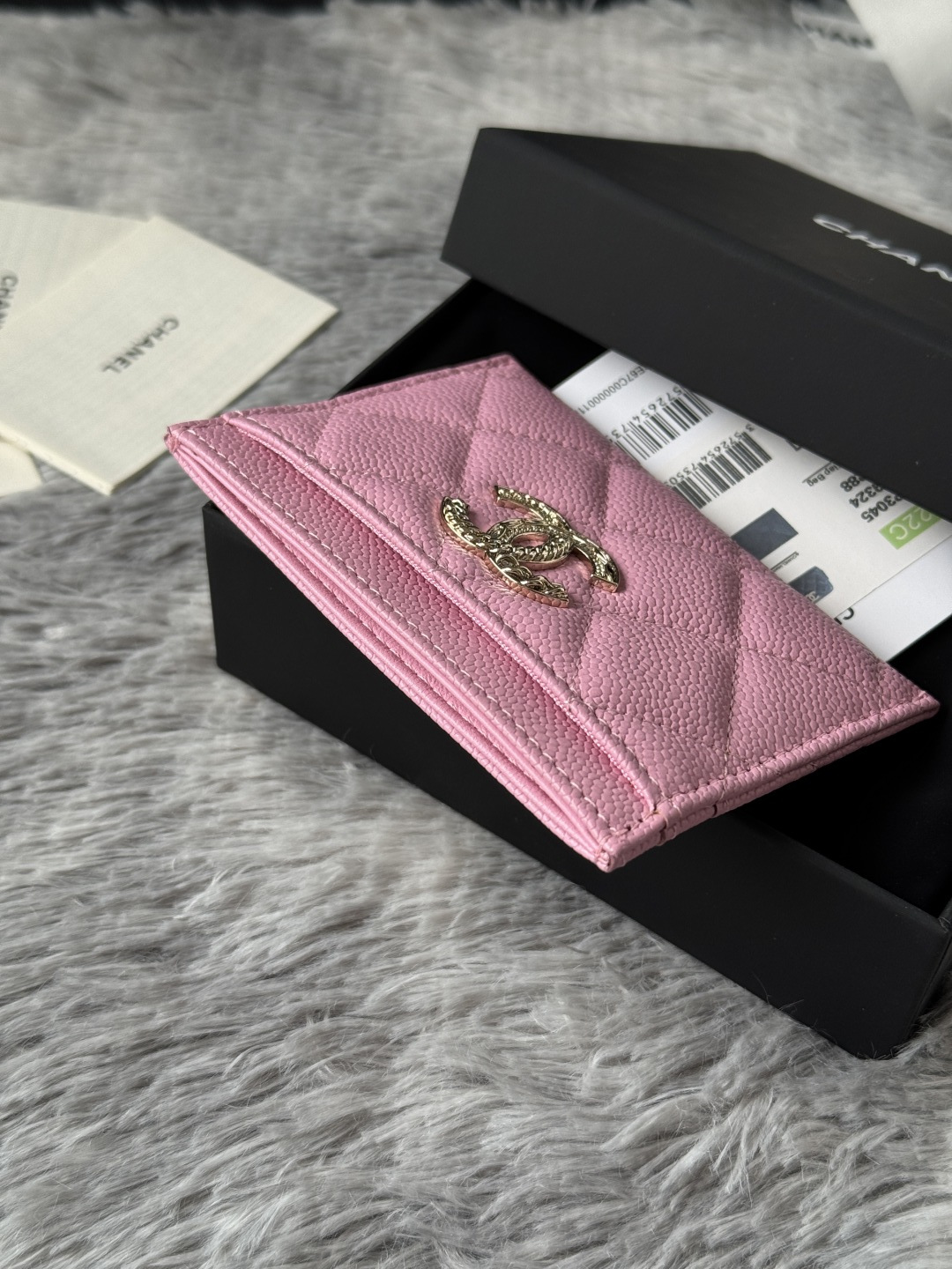 🆕型号ap-3048 CHANEL 22k浮雕lgo大双C五金，官网最新🆕卡包 鱼子酱中球纹牛皮防刮花，