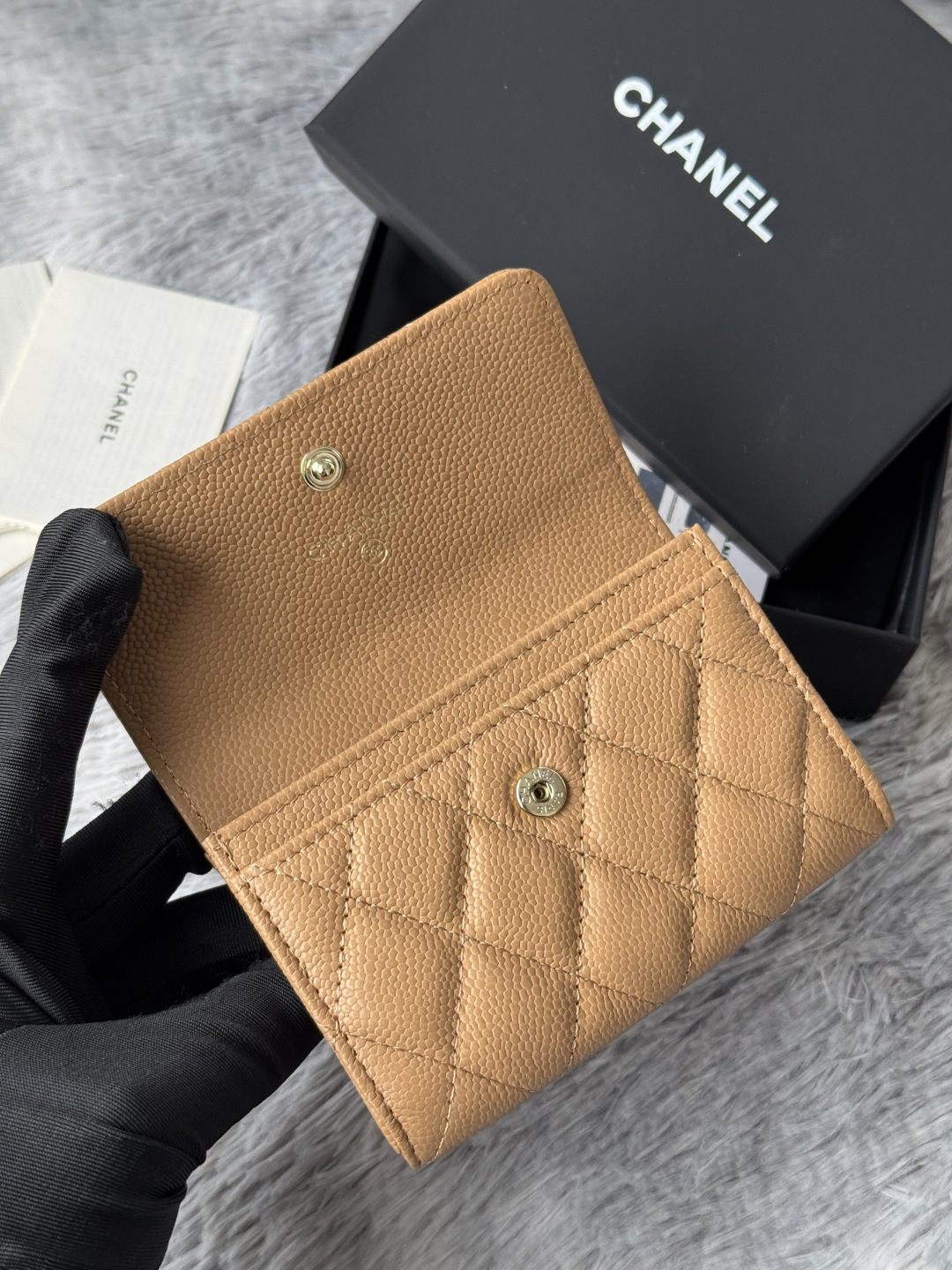 🆕型号ap-3047CHANEL 22k浮雕五金，新双C大lgo带有精致复刻味，非常美丽，官网最新🆕卡包