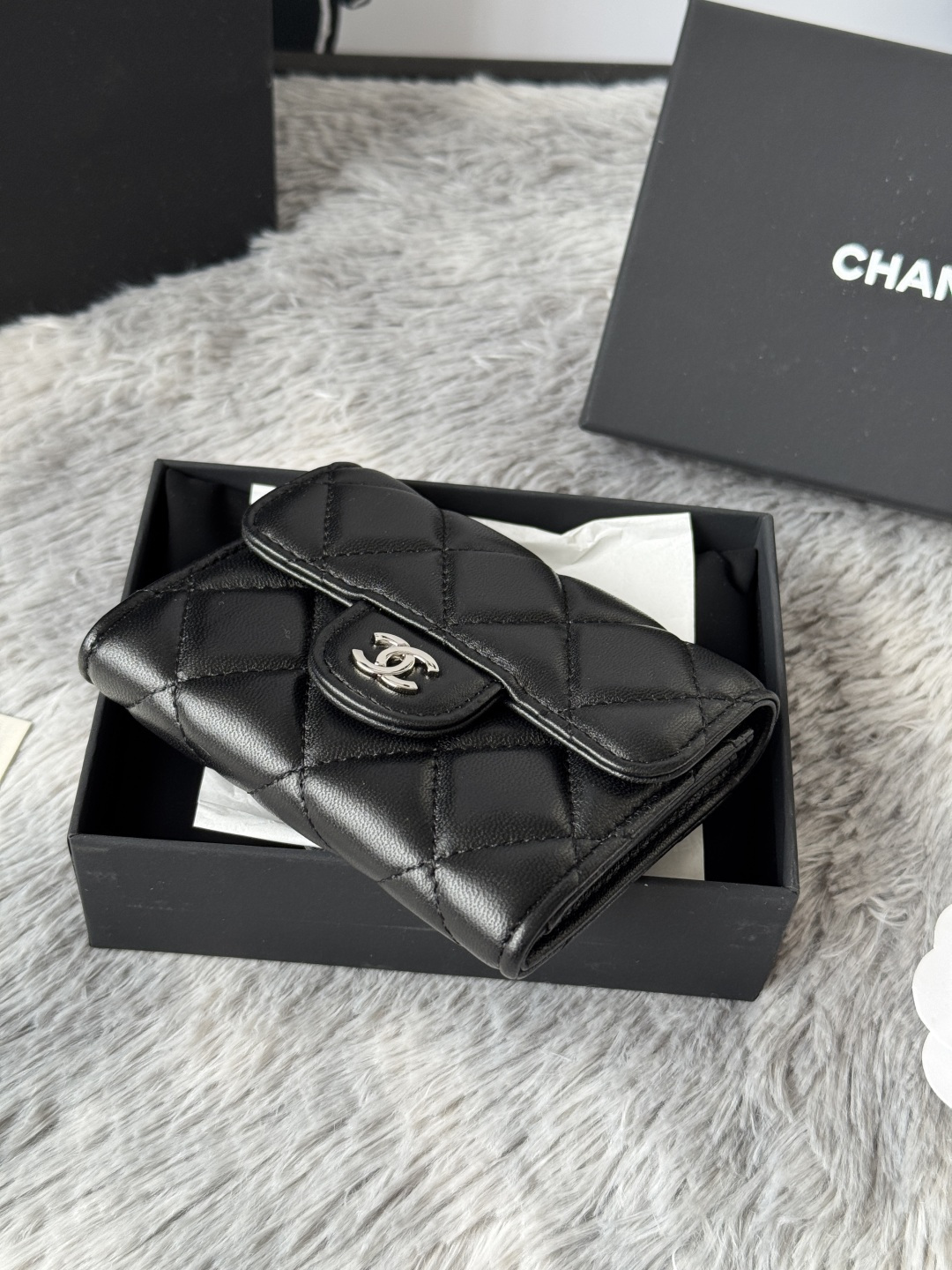 P升级版CHANEL。 经典cf卡包💦款号A31504顶级皮料五金，菱格纹路.原单品质！细节美到淋漓尽致