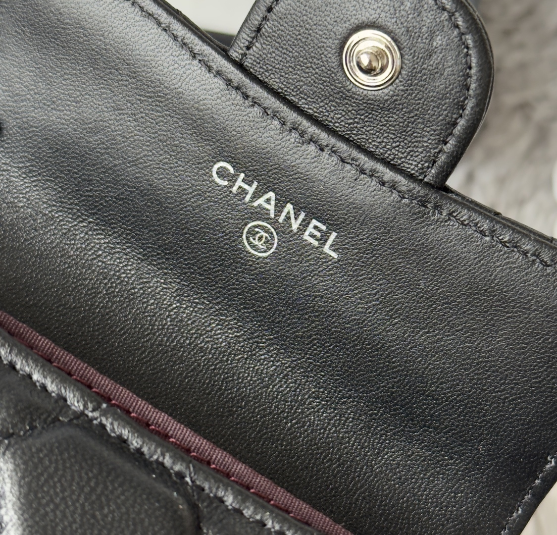 P升级版CHANEL。 经典cf卡包💦款号A31504顶级皮料五金，菱格纹路.原单品质！细节美到淋漓尽致