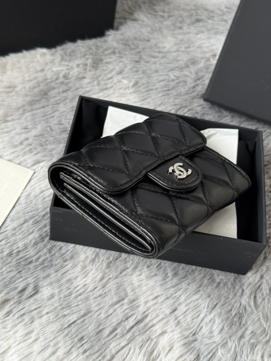 P升级版CHANEL。 经典cf卡包💦款号A31504顶级皮料五金，菱格纹路.原单品质！细节美到淋漓尽致