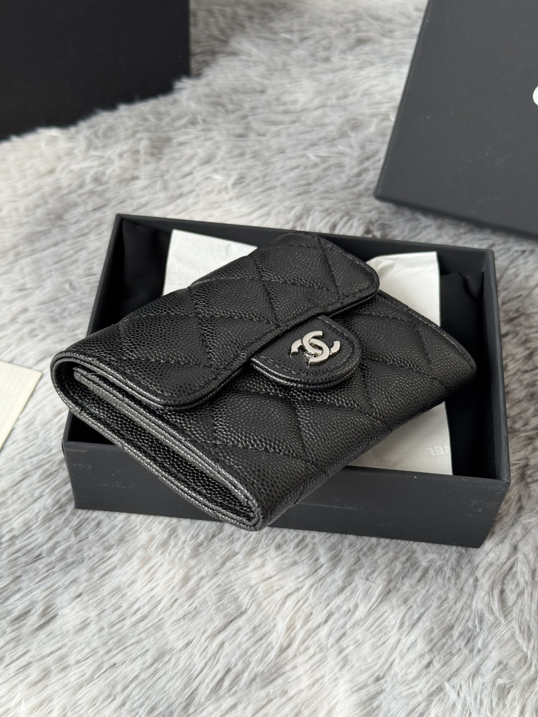 P升级版CHANEL。 经典cf卡包💦款号A31504顶级皮料五金，菱格纹路.原单品质！细节美到淋漓尽致
