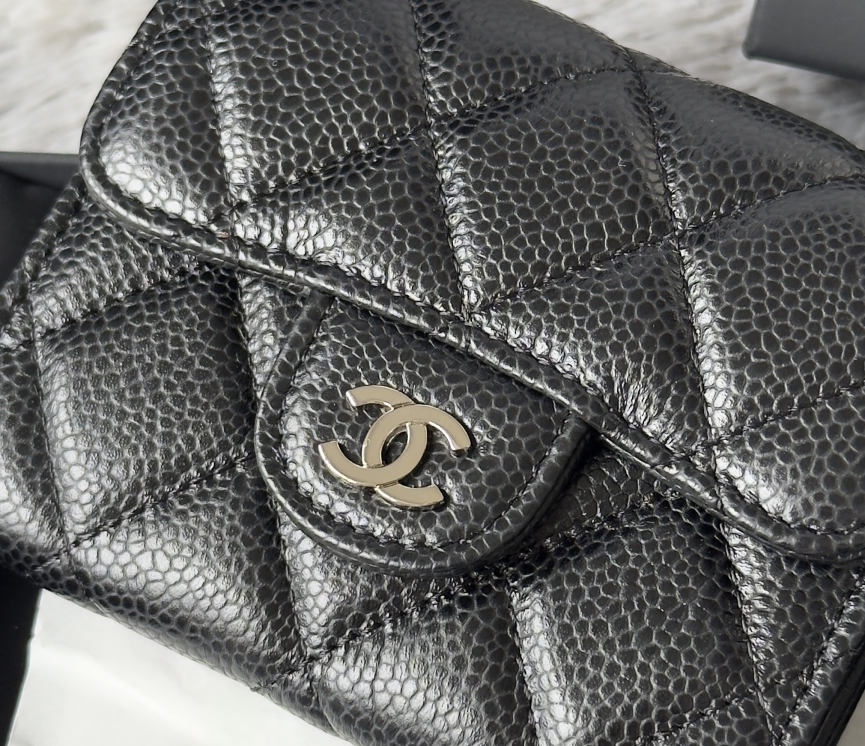 P升级版CHANEL。 经典cf卡包💦款号A31504顶级皮料五金，菱格纹路.原单品质！细节美到淋漓尽致