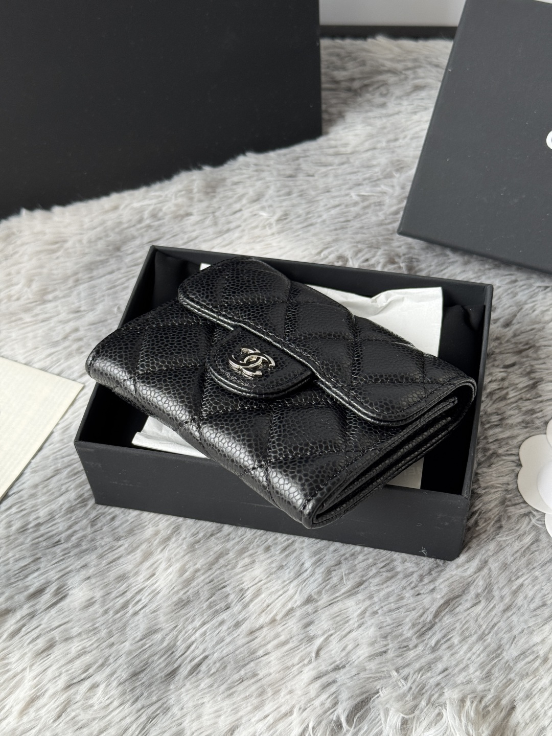 P升级版CHANEL。 经典cf卡包💦款号A31504顶级皮料五金，菱格纹路.原单品质！细节美到淋漓尽致