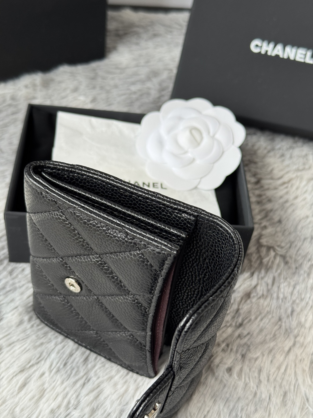 P升级版CHANEL。 经典cf卡包💦款号A31504顶级皮料五金，菱格纹路.原单品质！细节美到淋漓尽致