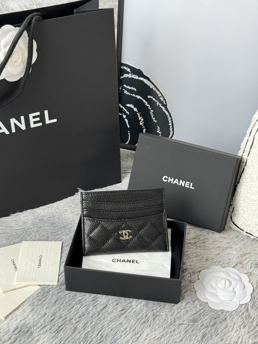 NO:386070,chanel new product card bag calfskin caviar, seven card slots, can put change, imported Italian lambskin made + hardware logo, so beautiful, very lovely, the color is as shown in the picture, convenient and fast storage, mini card bag Number A2 Size: w11×h10cm, Chanel wallet, chanel, chanel, wallets, cowhide, sheepskin19860909chanel 新品 卡片包小牛皮鱼子酱 七个卡位 可放零钱 进口意大利小羊皮制作+五金logo 太美了 超爱的 颜色如图所示明,收纳方便快捷,迷你卡包 编号A2 尺寸:w11×h10cm,香奈儿钱包,chanel,chanel,wallets,cowhide,sheepskin,Bag