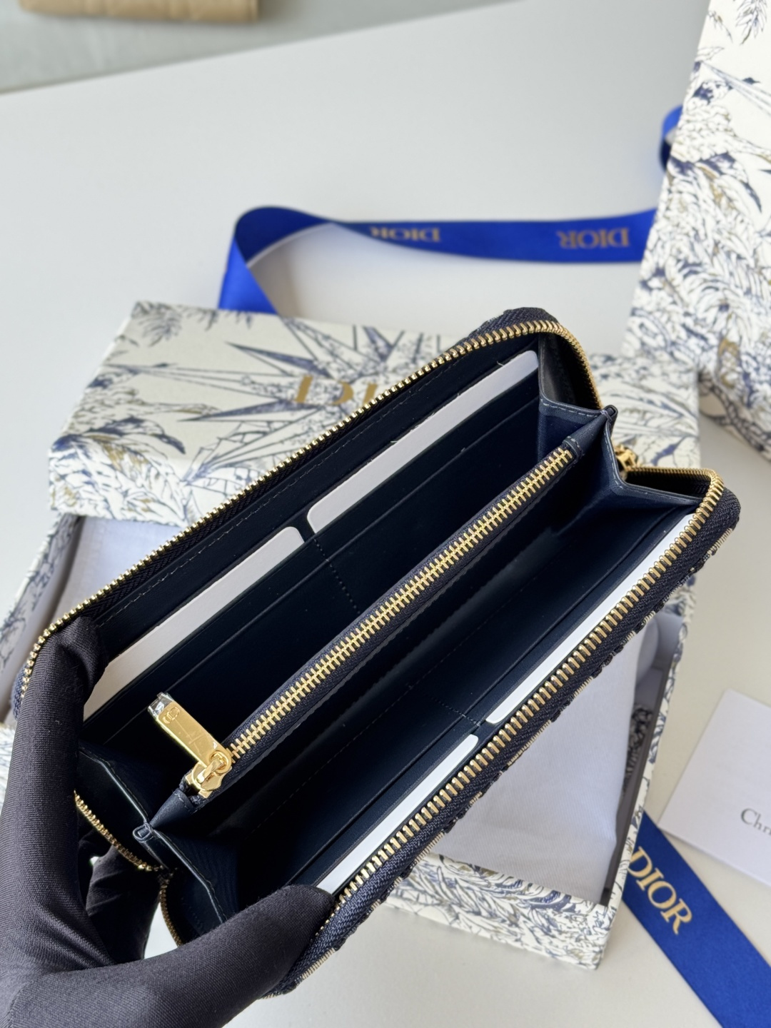 Dior 长款拉链钱包 提花布 Dior Oblique 搭配深蓝色头层牛皮 容量大双隔层