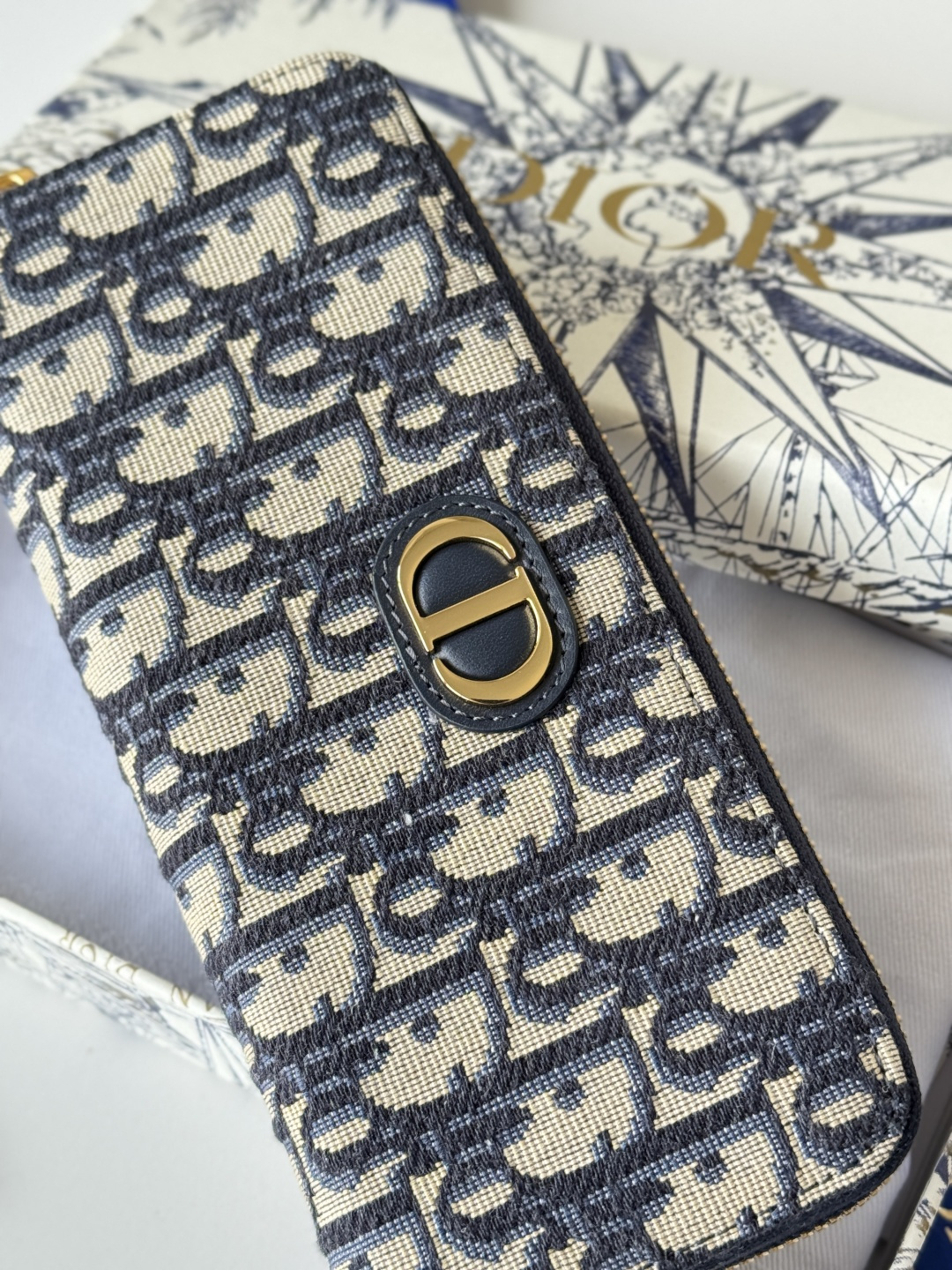Dior 长款拉链钱包 提花布 Dior Oblique 搭配深蓝色头层牛皮 容量大双隔层