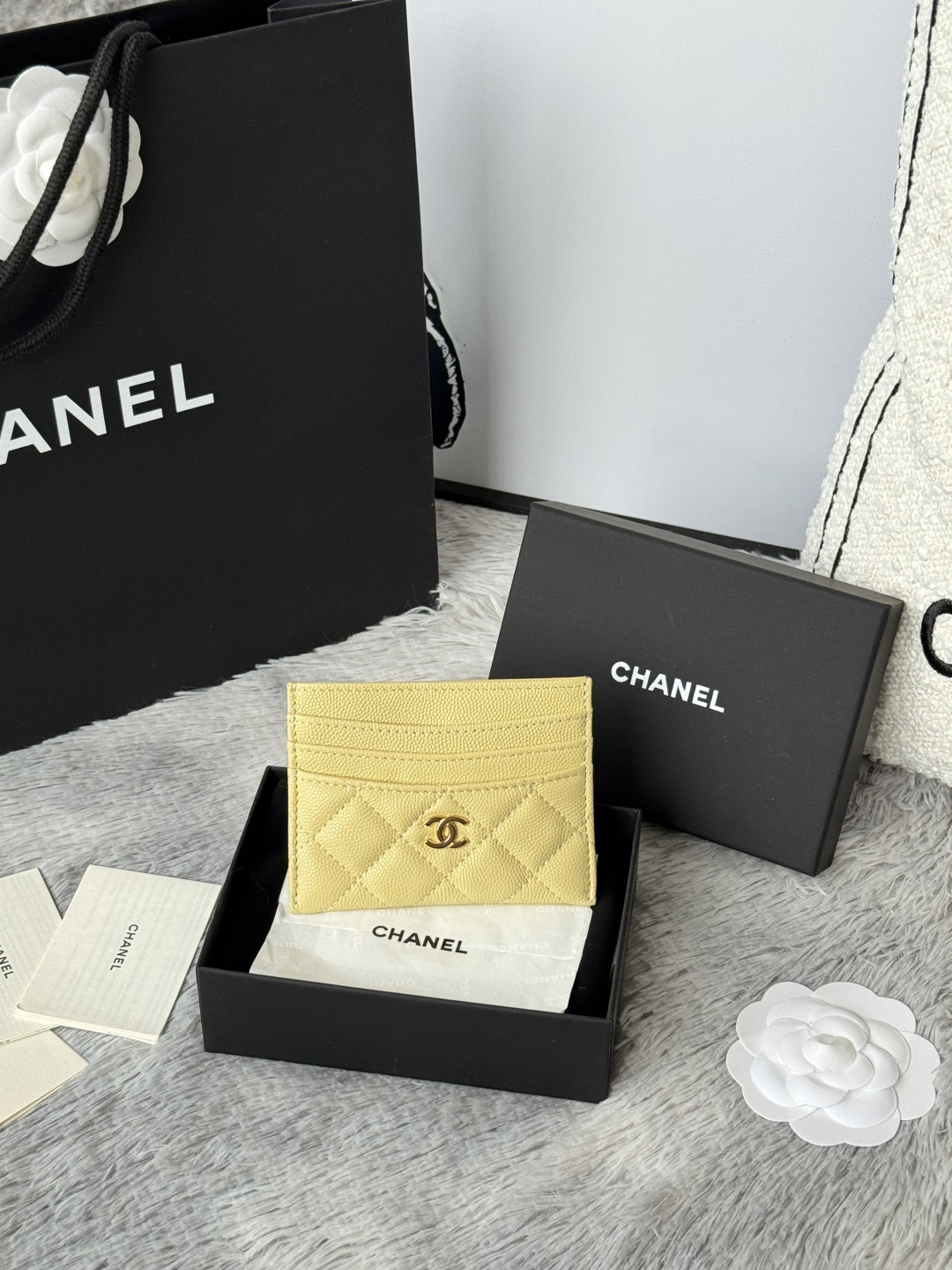 NO:386079,chanel new product card bag calf leather seven card slots can hold change imported Italian lambskin made + hardware logo so beautiful. Very lovely. The color is as shown in the picture, convenient and fast storage, mini card bag No. A2 Size: w11×h10cm, Chanel wallet, chanel, chanel, wallets, cowhide, sheepskin19860909chanel 新品 卡片包小牛皮 七个卡位 可放零钱 进口意大利小羊皮制作+五金logo 太美了 超爱的 颜色如图所示明,收纳方便快捷,迷你卡包 编号A2 尺寸:w11×h10cm,香奈儿钱包,chanel,chanel,wallets,cowhide,sheepskin,Bag