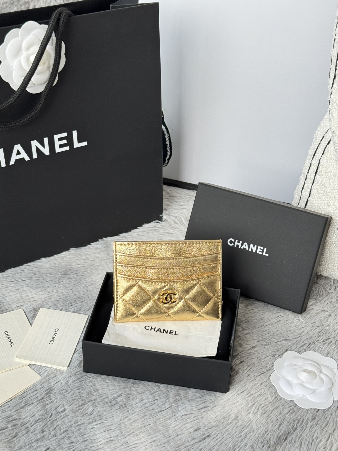 NO:386089,chanel new product card bag lambskin seven card slots can hold change imported Italian lambskin made + hardware logo so beautiful. Very lovely. The color is as shown in the picture, convenient and fast storage, mini card bag No. A2 Size: w11×h10cm, Chanel wallet, chanel, chanel, wallets, sheepskin19860909chanel 新品 卡片包小羊皮 七个卡位 可放零钱 进口意大利小羊皮制作+五金logo 太美了 超爱的 颜色如图所示明,收纳方便快捷,迷你卡包 编号A2 尺寸:w11×h10cm,香奈儿钱包,chanel,chanel,wallets,sheepskin,Bag