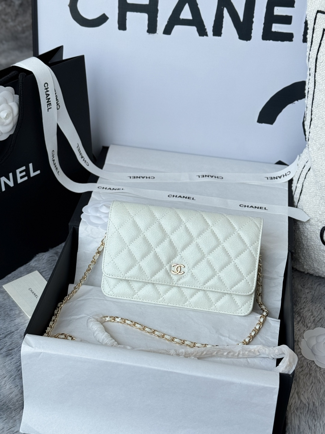 NO:388678,CHANEL pearl leather woc fortune bag can be easily controlled with one shoulder crossbody Small shoulder bag Imported cowhide Model: 33814 Size 19c m, Chanel, Chanel, Chanel, Satchels, cowhide19860909CHANEL 珠光皮 woc 发财包 单肩斜挎都可以轻松驾驭 小挎包 进口牛皮 型号:33814 尺寸19c m,香奈儿,chanel,chanel,satchels,cowhide,Bag