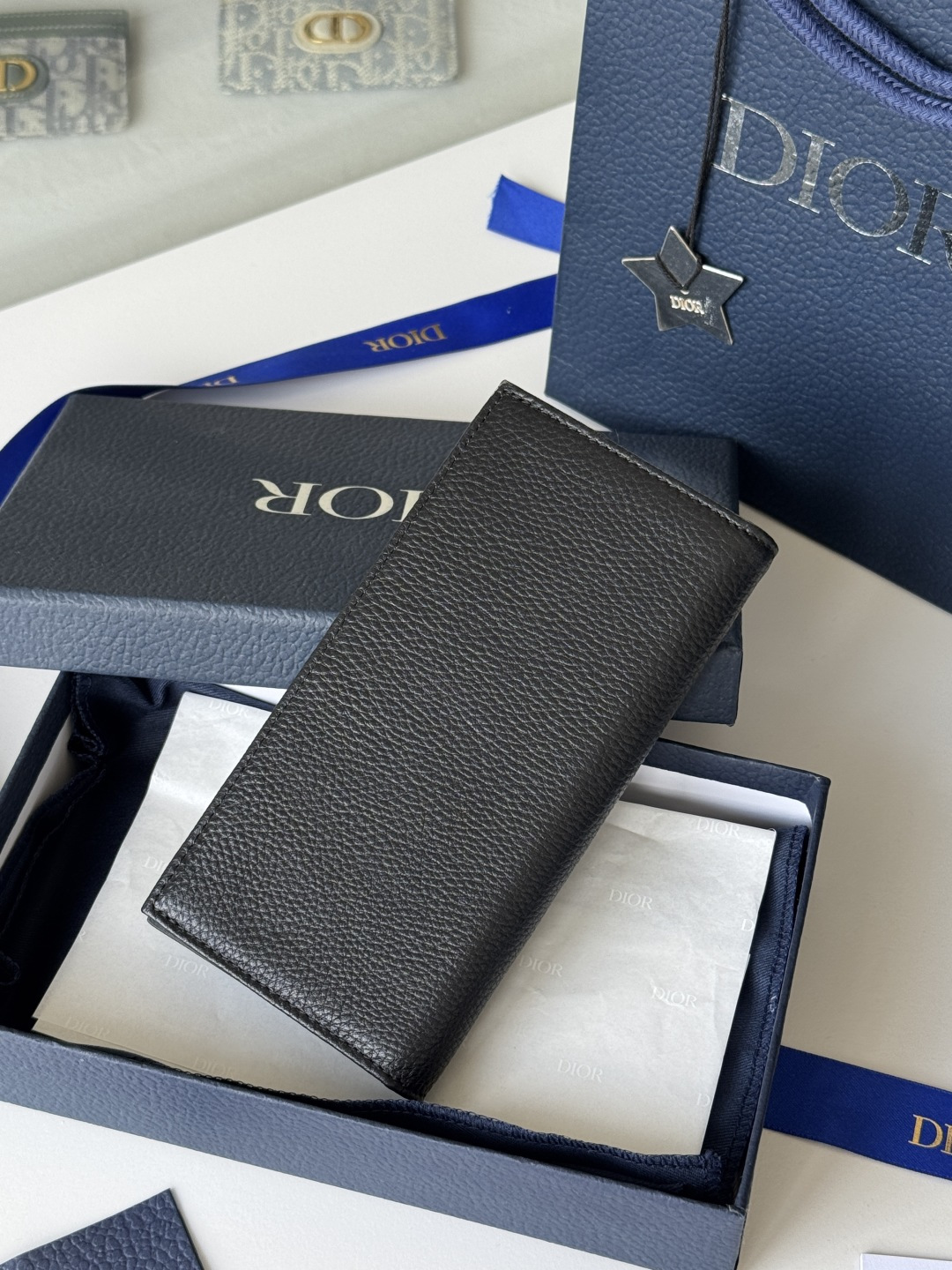 Dior 黑色粒面牛皮革细工镶嵌米色和黑色Oblique