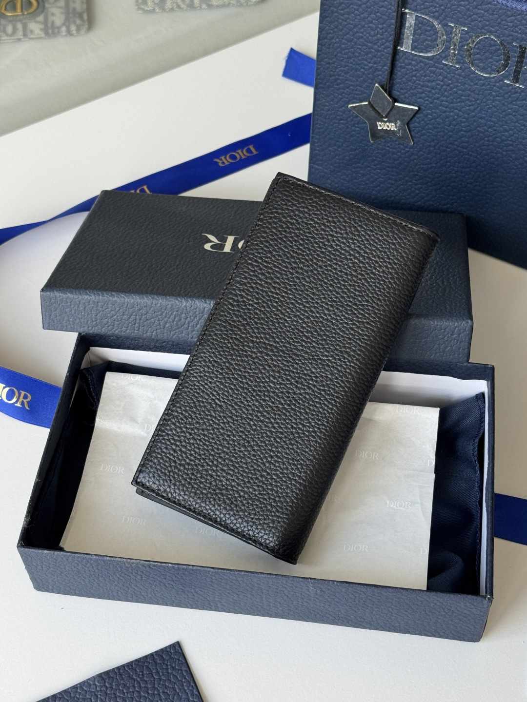 Dior 黑色粒面牛皮革细工镶嵌米色和黑色Oblique