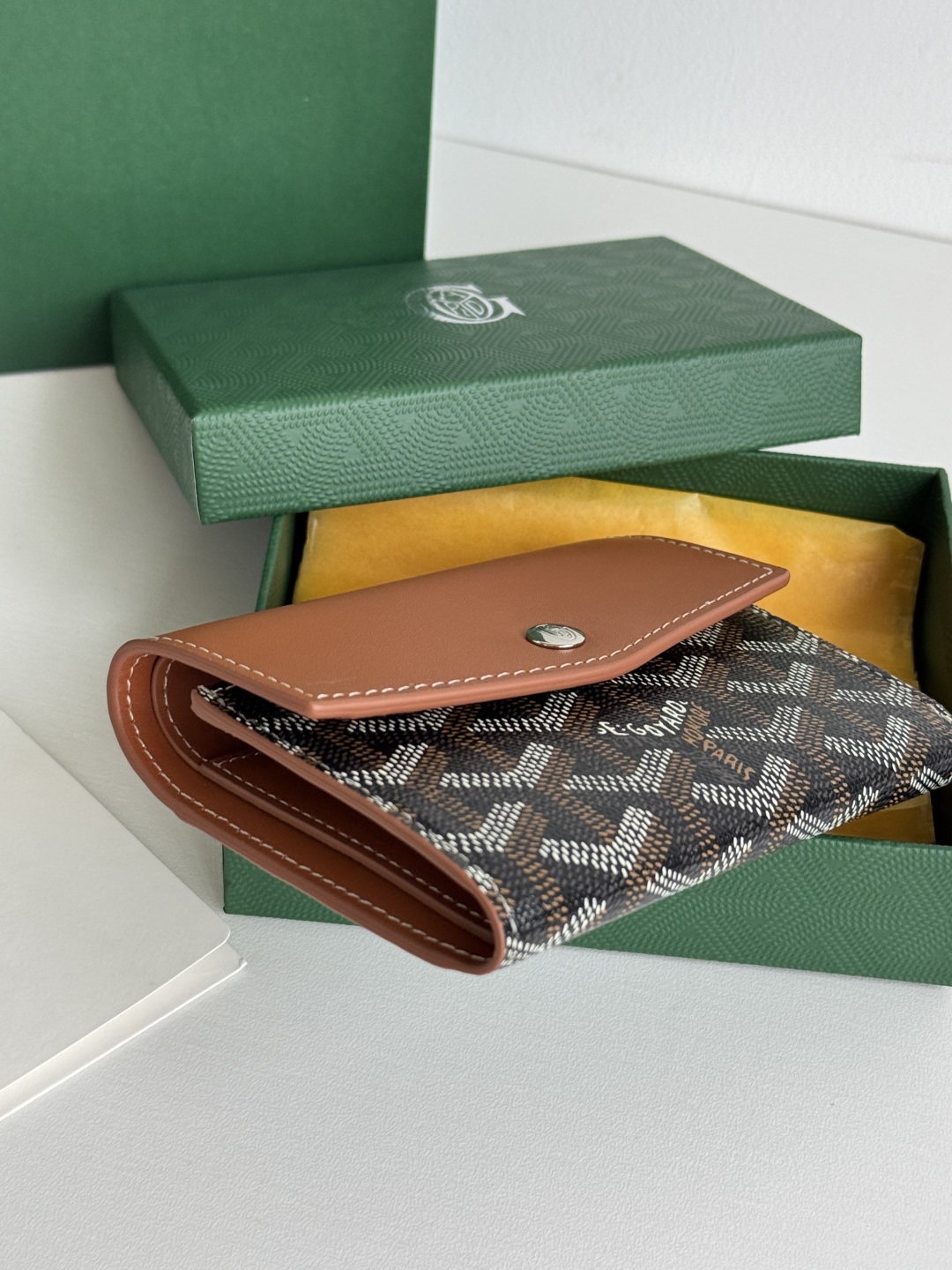 Goyard Saint-Gabriel Tri-Fold Wallet in Goyardine Canvas and Calfskin Leather 6 cmp i1752306441048 924 0 4