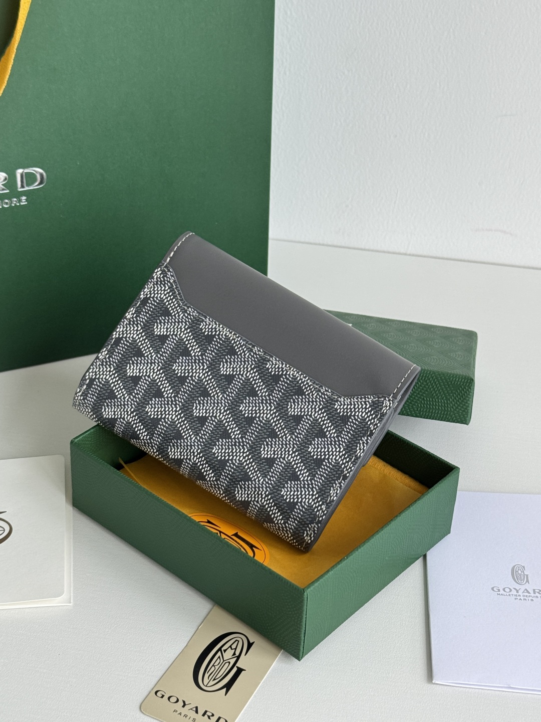 Goyard Saint-Gabriel Tri-Fold Wallet in Goyardine Canvas & Calfskin Leather 3 cmp i1752306694908 456 0 2