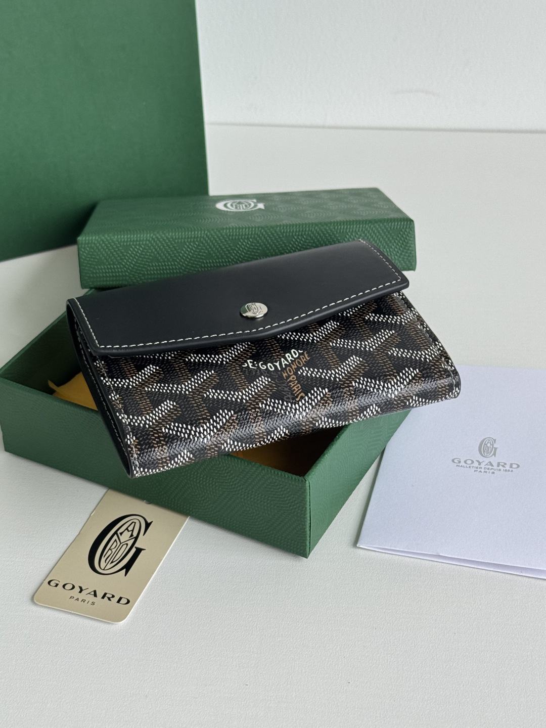 Goyard Saint-Gabriel Tri-Fold Wallet in Goyardine Canvas and Leather 7 cmp i1752308169000 2844 0 4