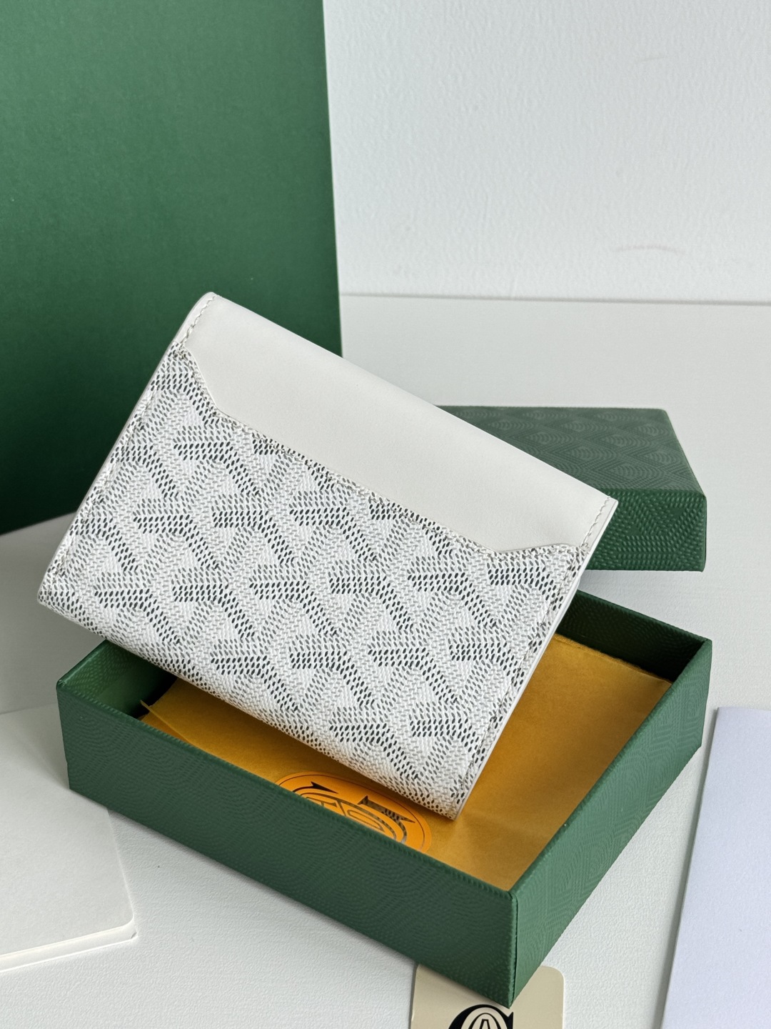 Goyard Saint-Gabriel White Goyardine Canvas Leather Trifold Wallet 4 cmp i1752309002072 1305 0 2