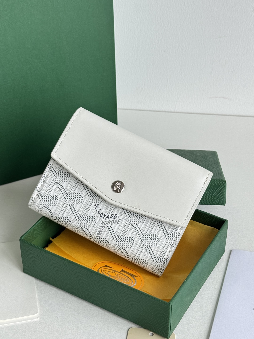 Goyard Saint-Gabriel White Goyardine Canvas Leather Trifold Wallet 3 cmp i1752309006685 172 0 1
