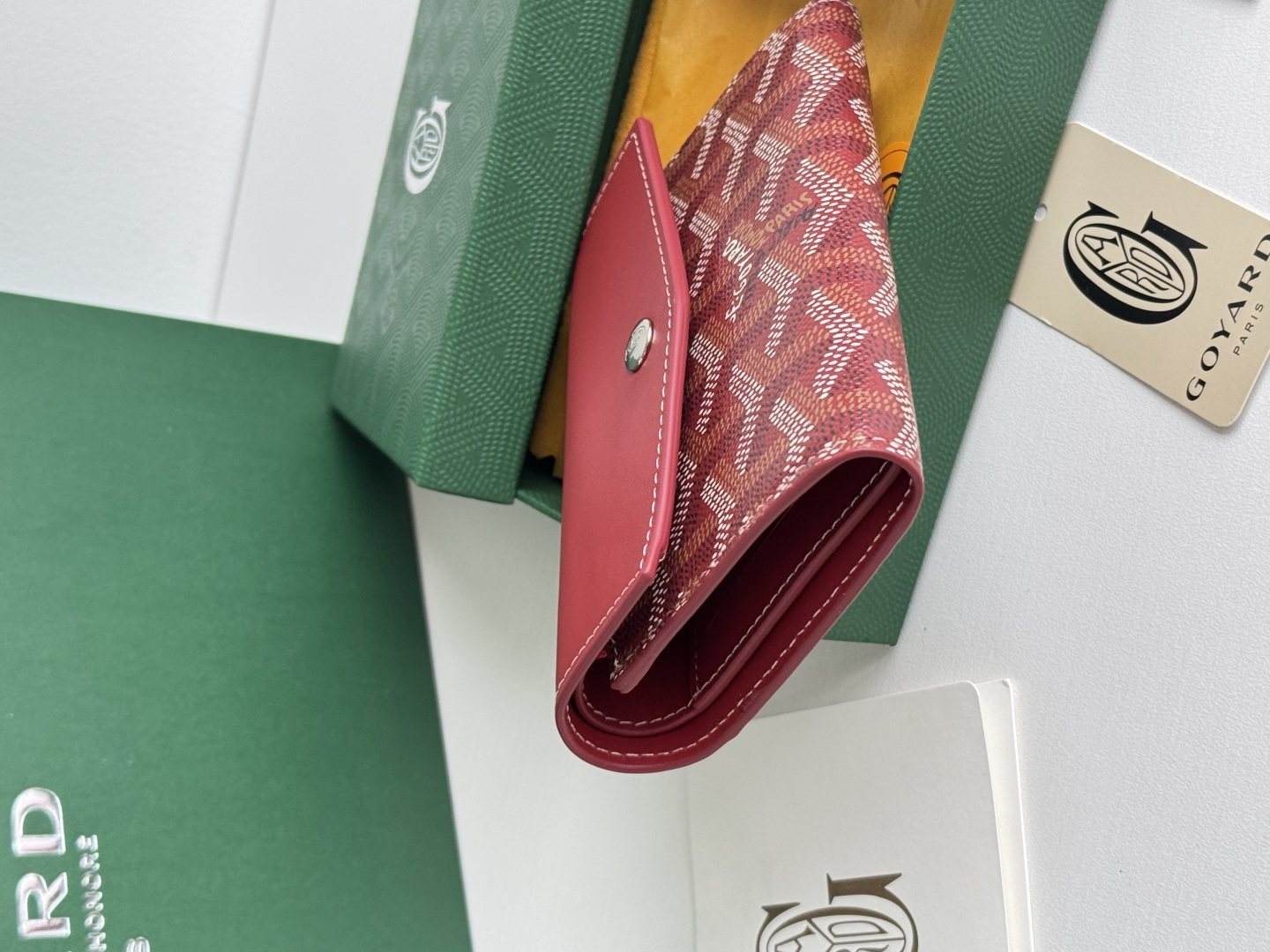 Goyard Saint-Gabriel Tri-Fold Wallet in Goyardine Canvas and Calfskin Leather 6 cmp i1752309132110 153 0 4