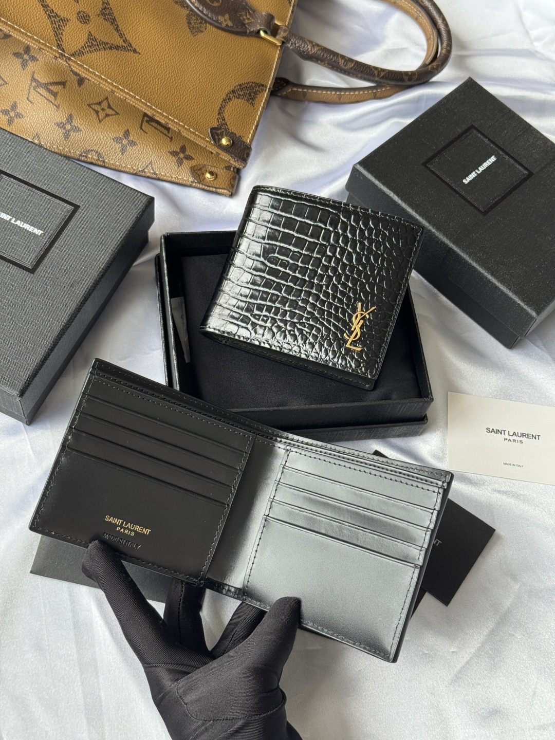 NO:391128,Ysl men's short wallet 607727 imported toothpick pattern/imported crocodile pattern, Saint Laurent wallet, saint laurent, saint laurent, wallets19860909Ysl 男士短款钱包 607727 进口牙签纹/进口鳄鱼纹,圣罗兰钱包,saint laurent,saint laurent,wallets,Bag