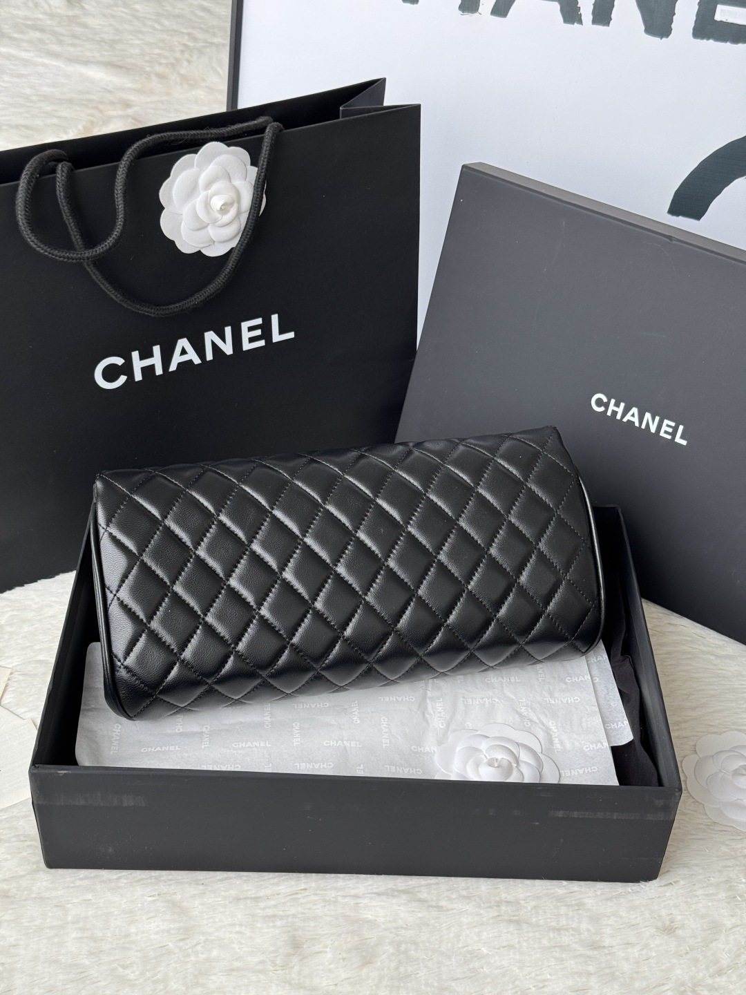 Chanel 小香 羊皮手包 这款手包演绎 风格