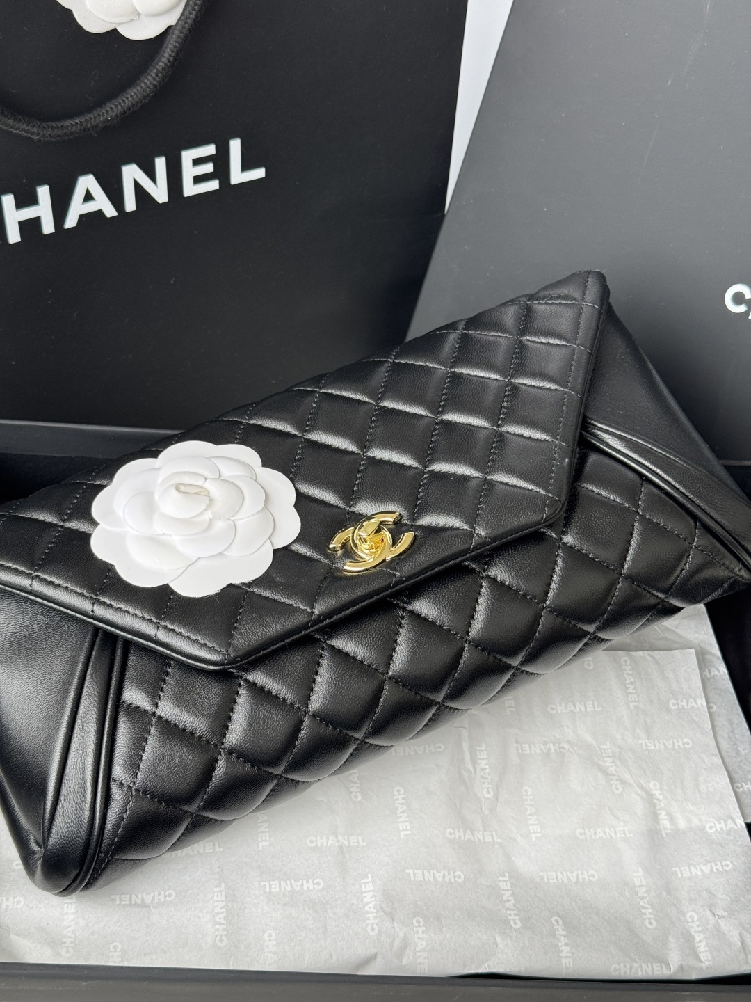 Chanel 小香 羊皮手包 这款手包演绎 风格