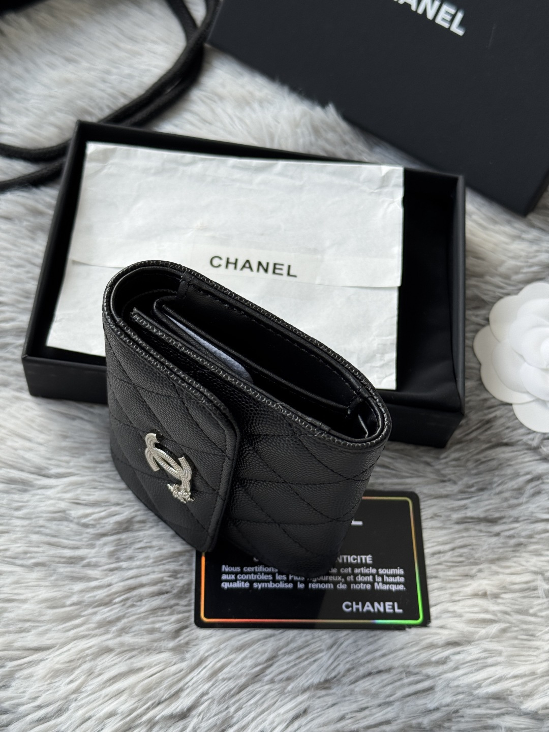 Chanel chanel 鱼子酱牛皮 制作菱格纹路