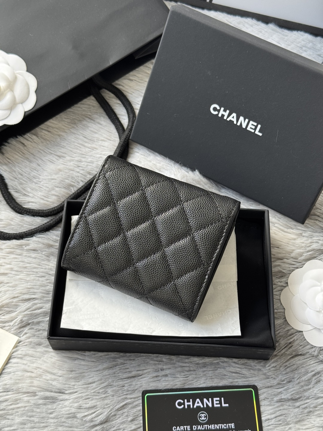 Chanel chanel 鱼子酱牛皮 制作菱格纹路