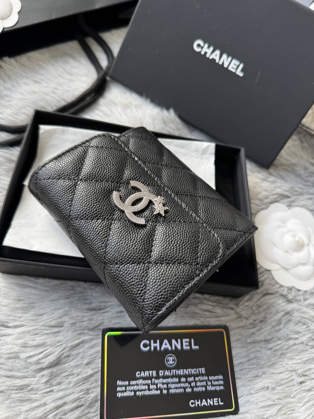 Chanel chanel 鱼子酱牛皮 制作菱格纹路