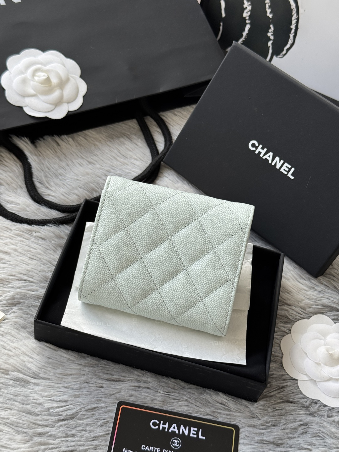 Chanel chanel 鱼子酱牛皮 制作菱格纹路