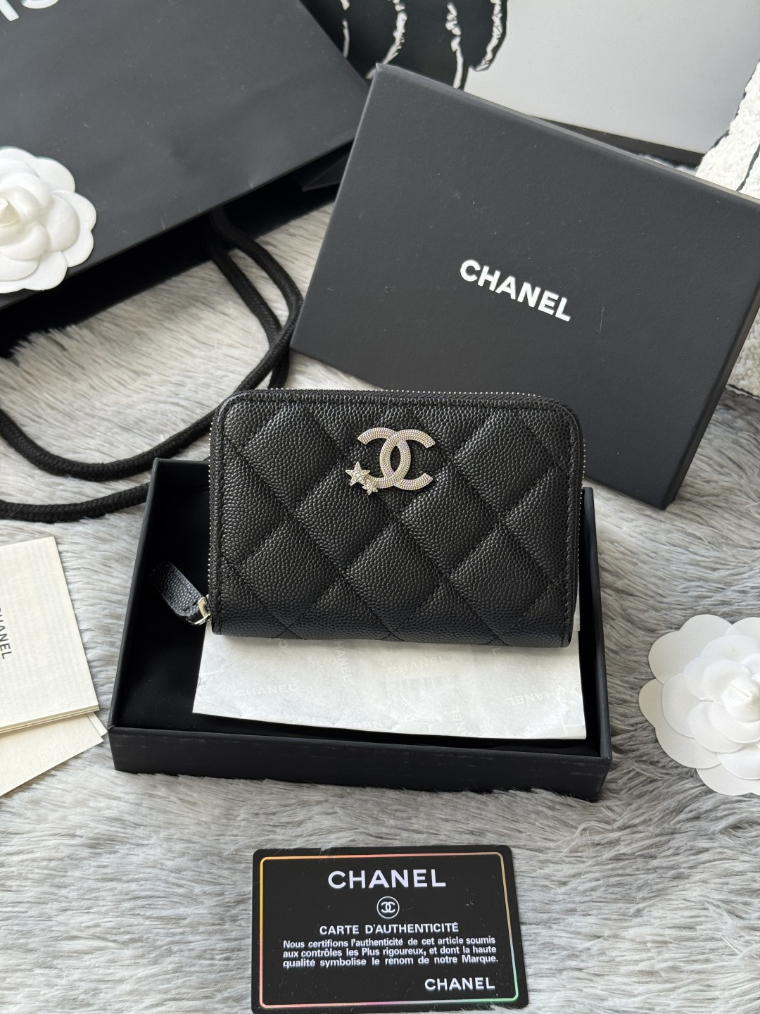 NO:584508,Autumn new product zipper small coin purse with zipper inside chanel small zipper card holder with new luogo zipper compartment inside made of caviar cowhide original quality can hold credit cards number size 11x7.5x2cm, Chanel wallet, chanel, chanel, wallets, cowhide19860909秋季 新品 拉链小零钱包 内里有拉链chanel 小拉链卡包 搭配新款luogo 内里带拉链隔层 鱼子酱牛皮制作 原单品质 可放信用卡 编号 尺寸11x7.5x2cm,香奈儿钱包,chanel,chanel,wallets,cowhide,Bag