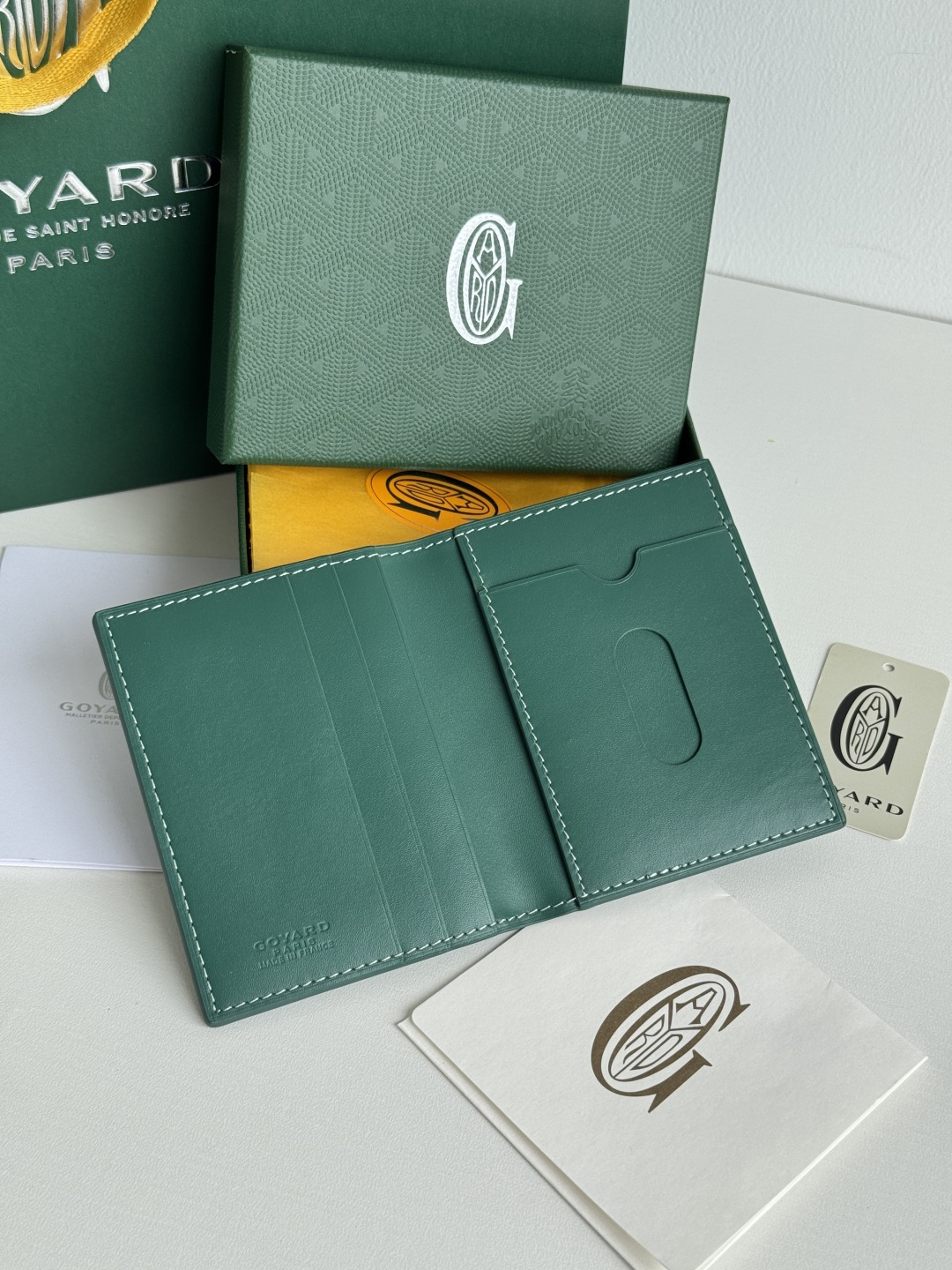 Saint-Marc カードケース - 上質な頭層牛皮製