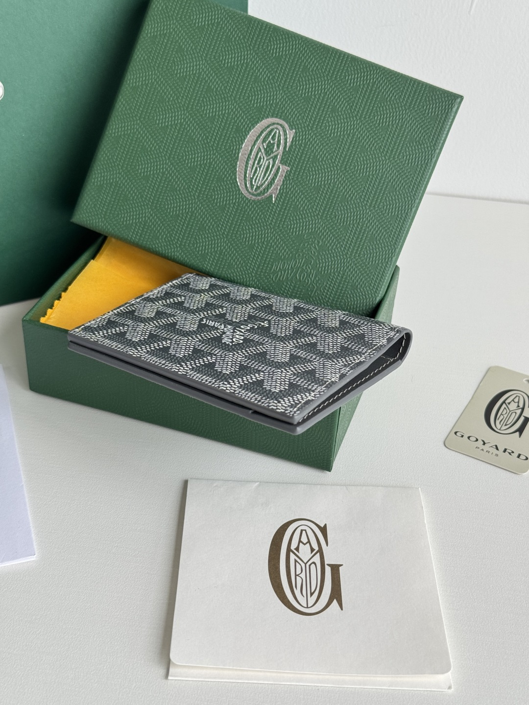 Saint-Marc カードケース 皮革製 胸カード収納