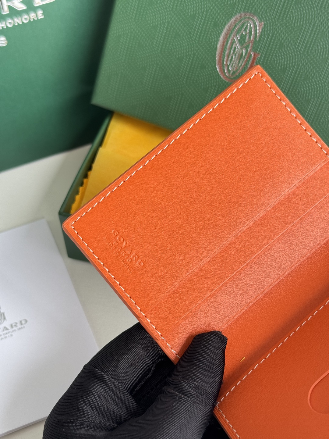 Saint-Marc カードケース - 上質な頭層牛皮製