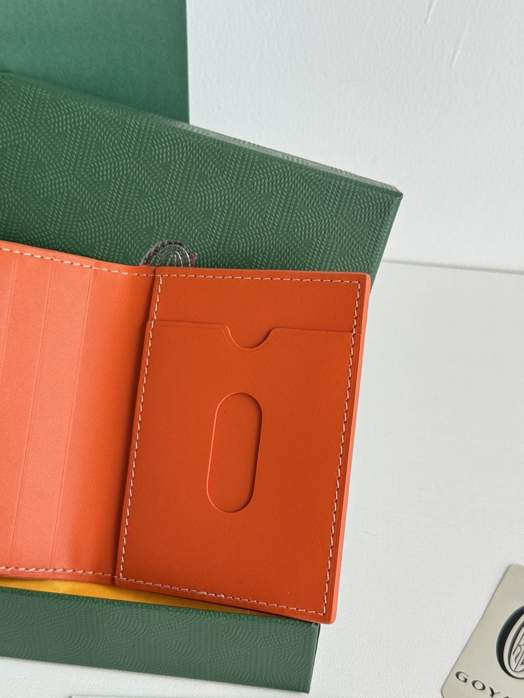 Saint-Marc カードケース - 上質な頭層牛皮製