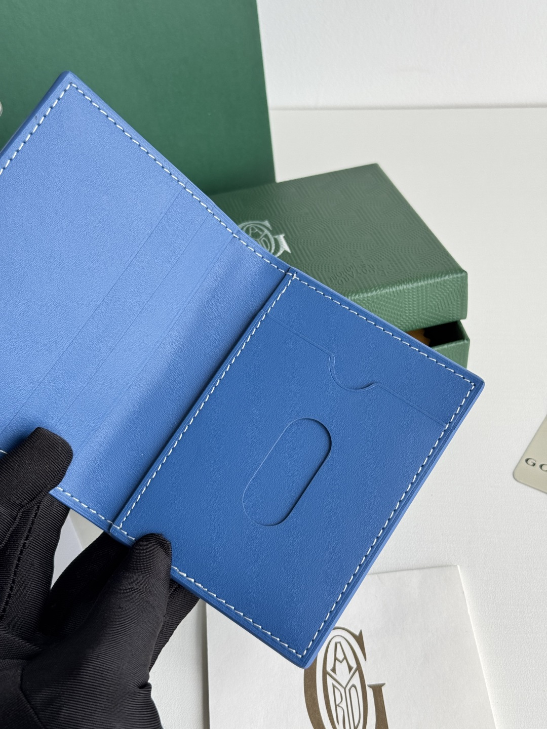 Saint-Marc カードケース - 上質な頭層牛皮製