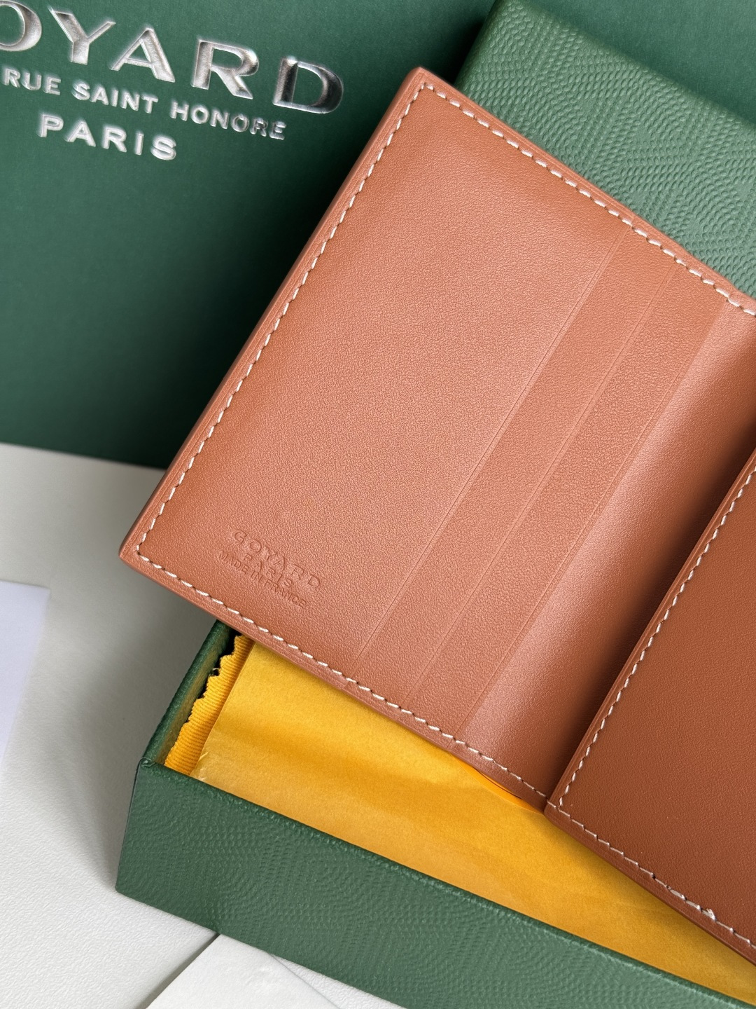 Saint-Marc カードケース 頭層牛皮のエレガンス