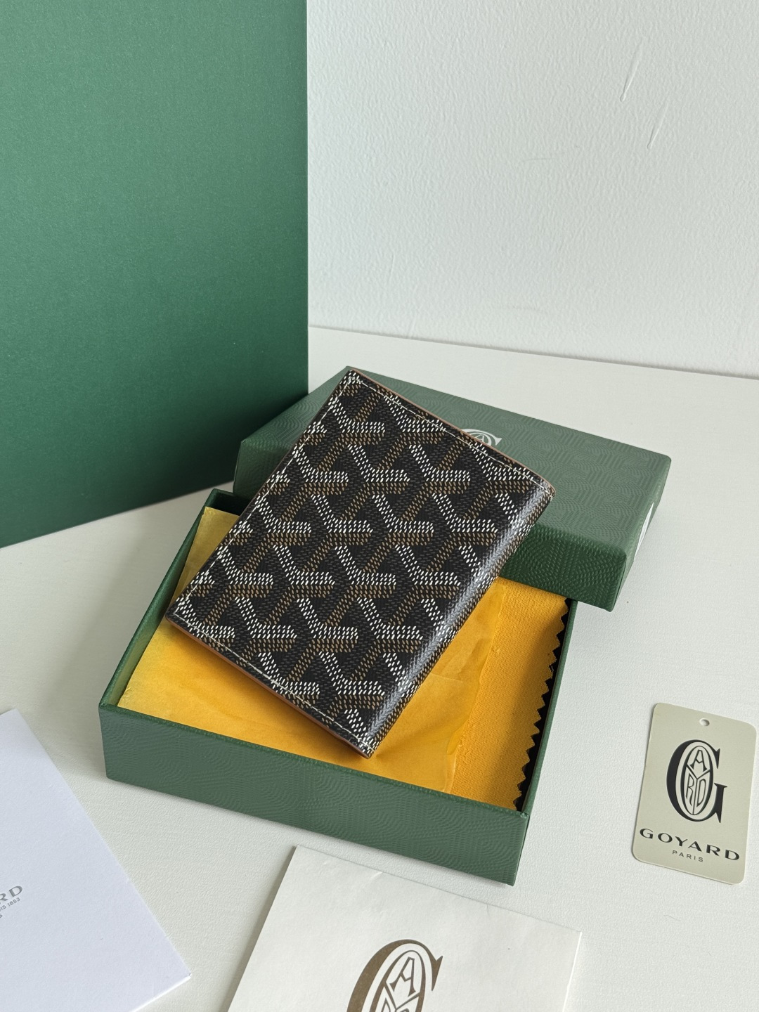 Saint-Marc カードケース 頭層牛皮のエレガンス